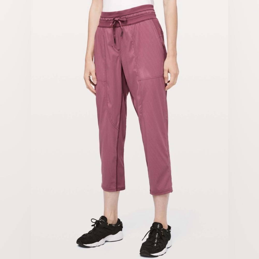lululemon athletica dance studio crops misty merlot 25”